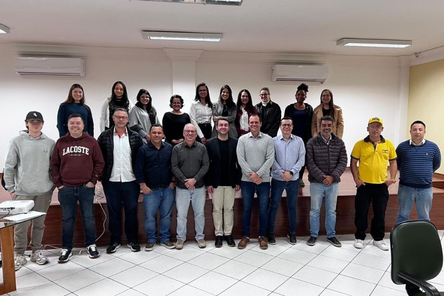 crf-pr-realiza-reuniao-com-farmaceuticos-em-telemaco-borba