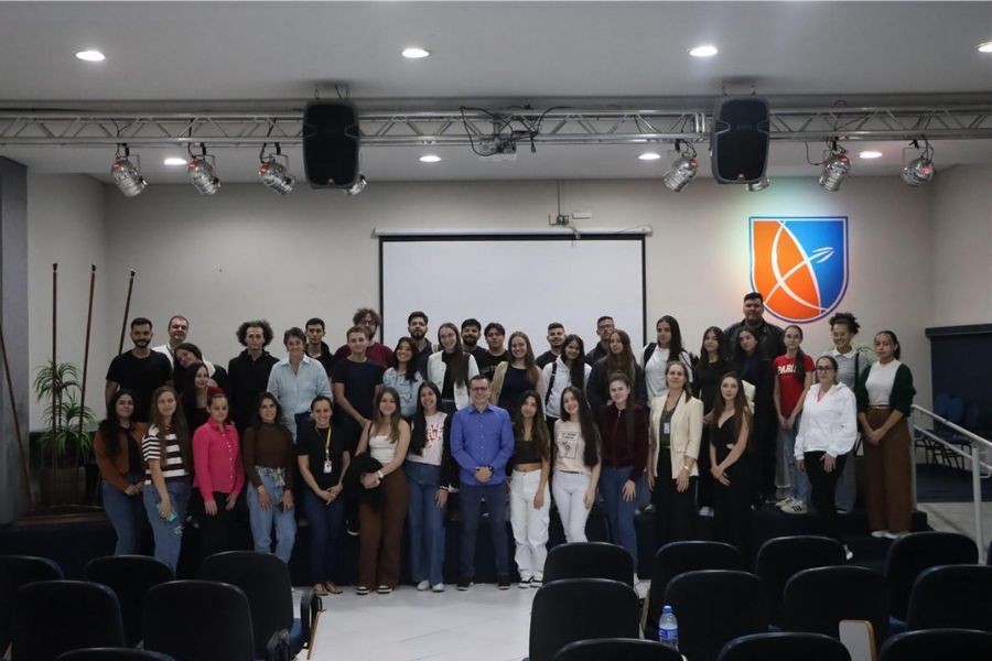 presidente-do-crf-pr-ministra-aula-magna-para-estudantes-de-farmacia-da-uniguairaca